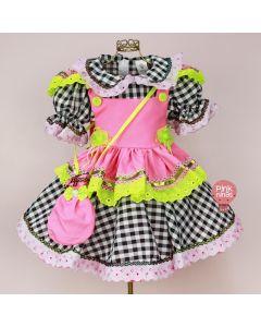 vestido-infantil-de-festa-junina-luxo-preto-xadrez-avental-com-laco-neon-bolsinha-01
