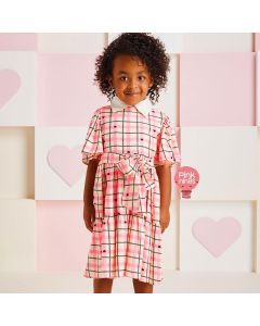 vestido-infantil-rosa-neon-momi-com-detalhes-xadrez-love-modelo